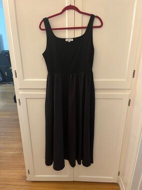 Black Sleeveless Midi Dress